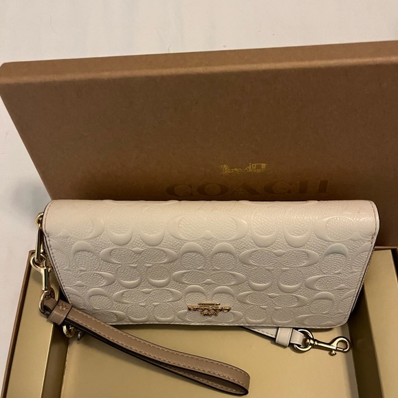 EUC Coach wristlet/wallet - Picture 9 of 10